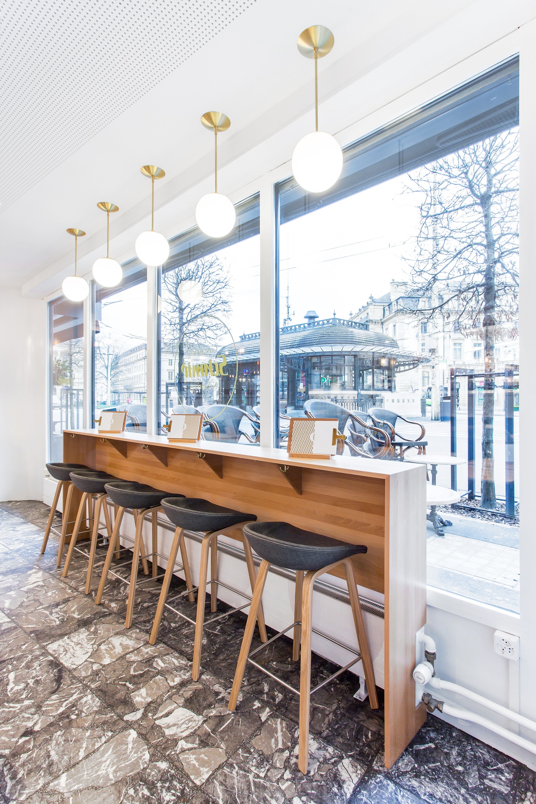 transformation et rénovation d'une confiserie image